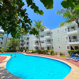https://relax-studios-deluxe-tropical-wifi-pool-parking.comcaribbean.com
